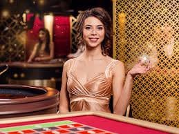 Filipino players browsing 26 apk sports and casino categories on mobile